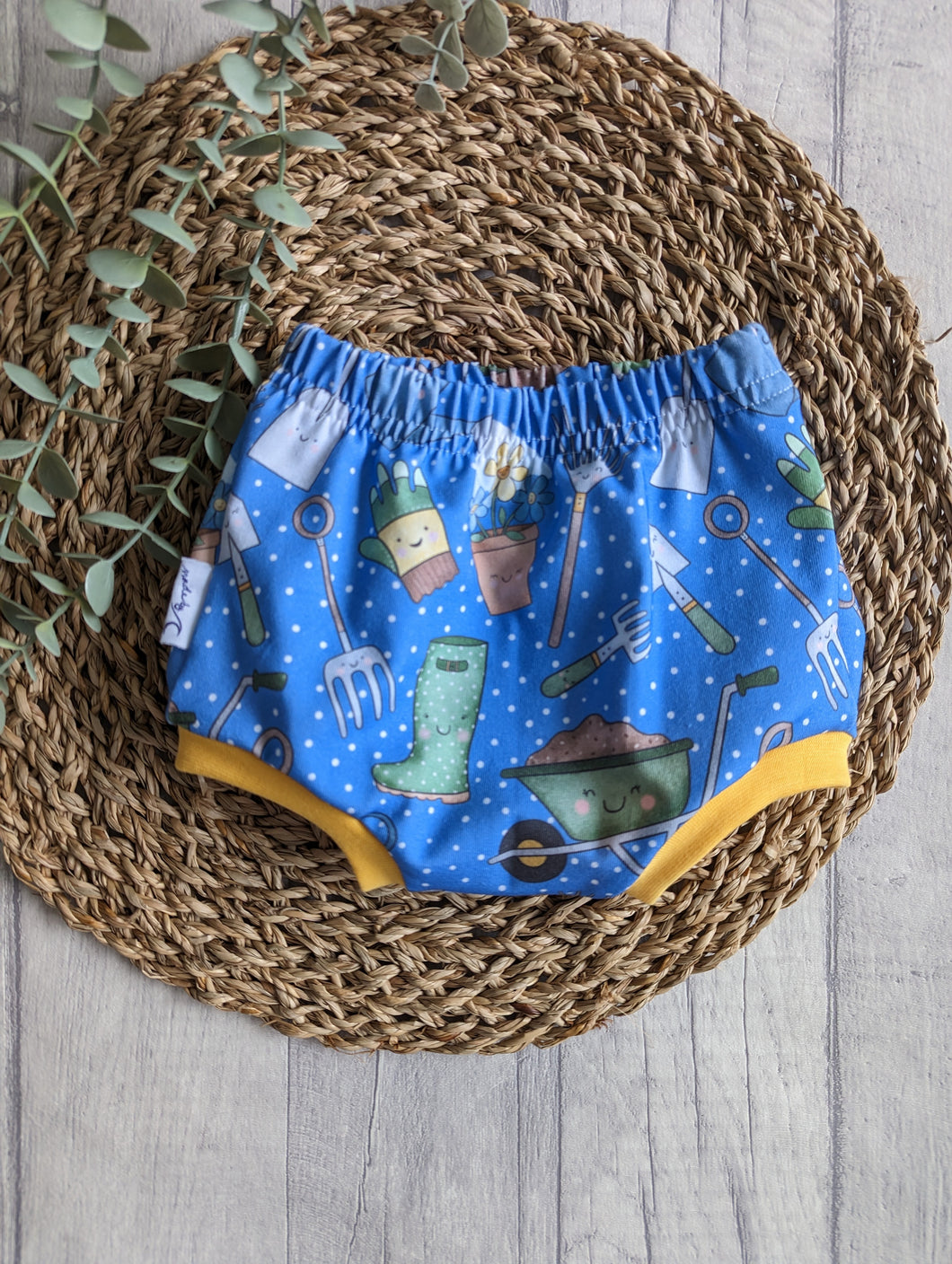 Bummie Shorts 0-3 months Happy Garden Ready to Post