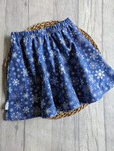 Load image into Gallery viewer, Skirt 18-24/3-4/4-5 Snowflakes Ready to Post
