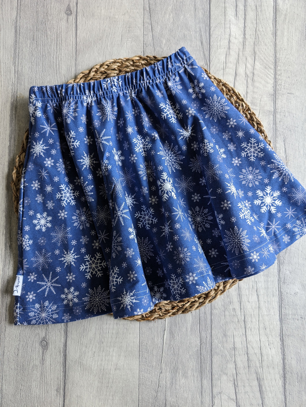 Skirt 18-24/3-4/4-5 Snowflakes Ready to Post